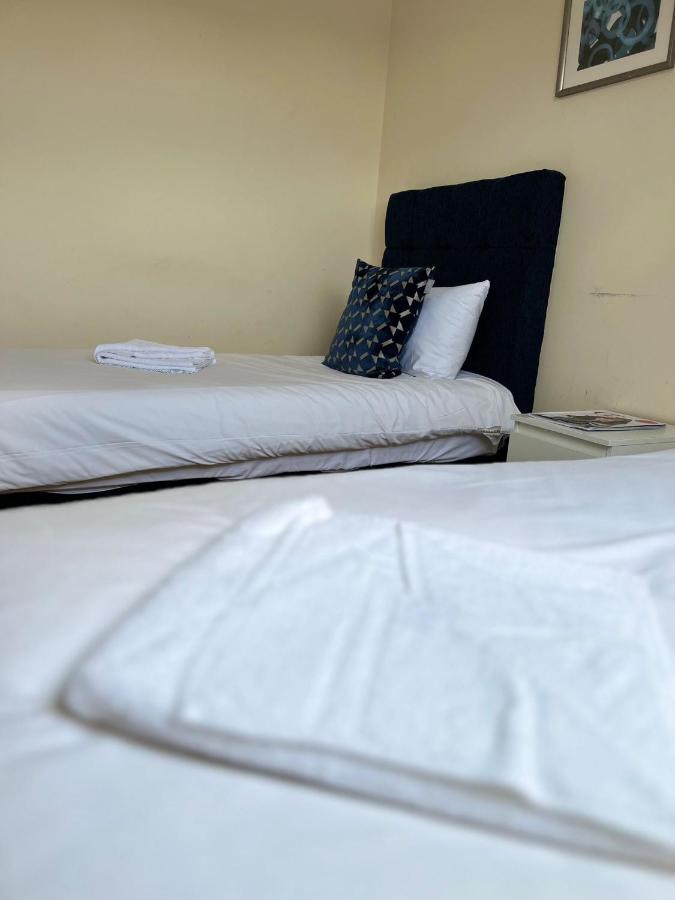 Rc Airport Rooms スタンウェル エクステリア 写真