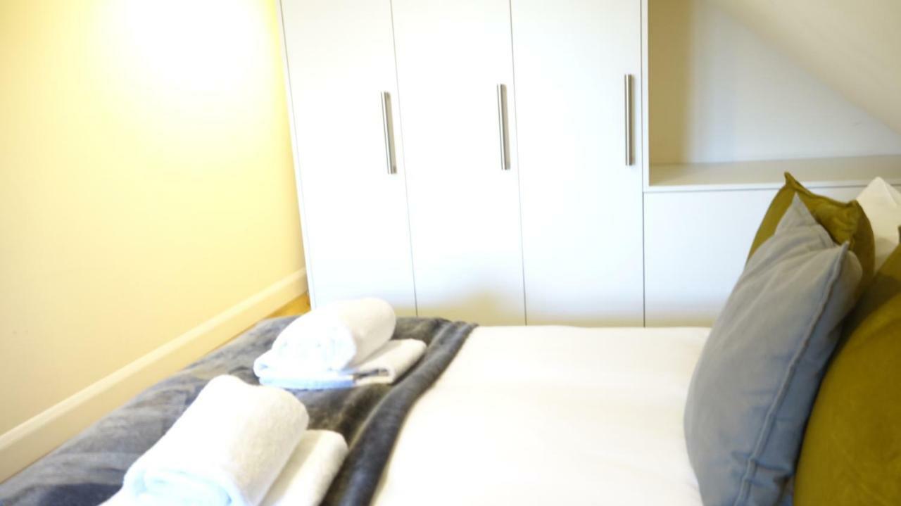 Rc Airport Rooms スタンウェル エクステリア 写真